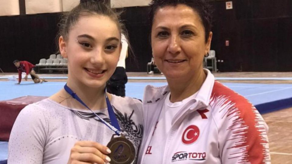 Milli cimnastikçi Bengisu Yıldız Bulgaristan’da bronz madalya kazandı