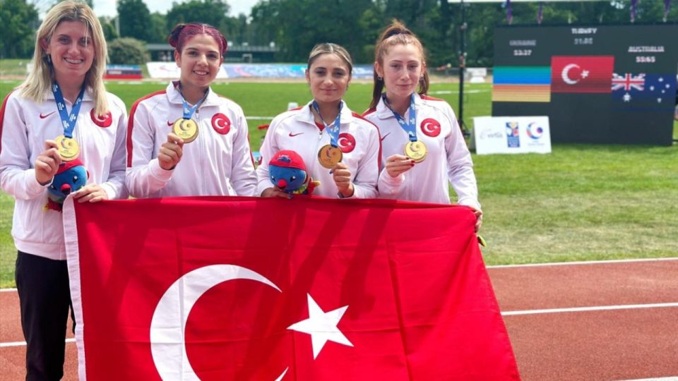 Türkiye Kadın Bayrak Takımı 4×100 metre koşusunda oyunlar rekoru kırdı
